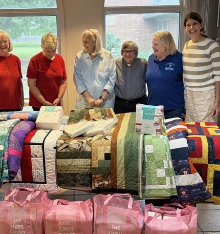 Melissa and Terry from Sleep in Heavenly Peace, Susan from The Linen Closet, Reverend Lacy, and Kathy from the Piece Makers